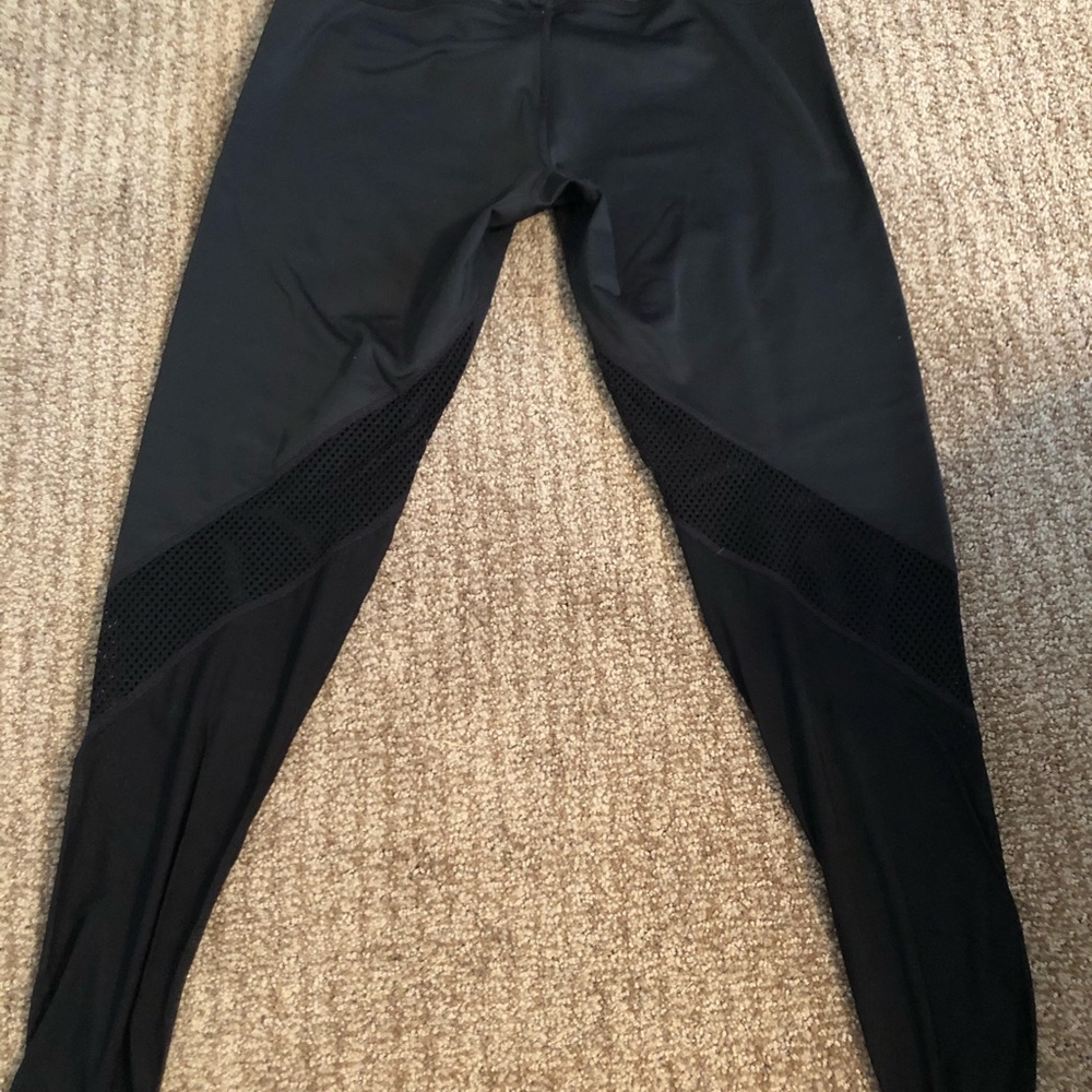 Athletic crop leggings